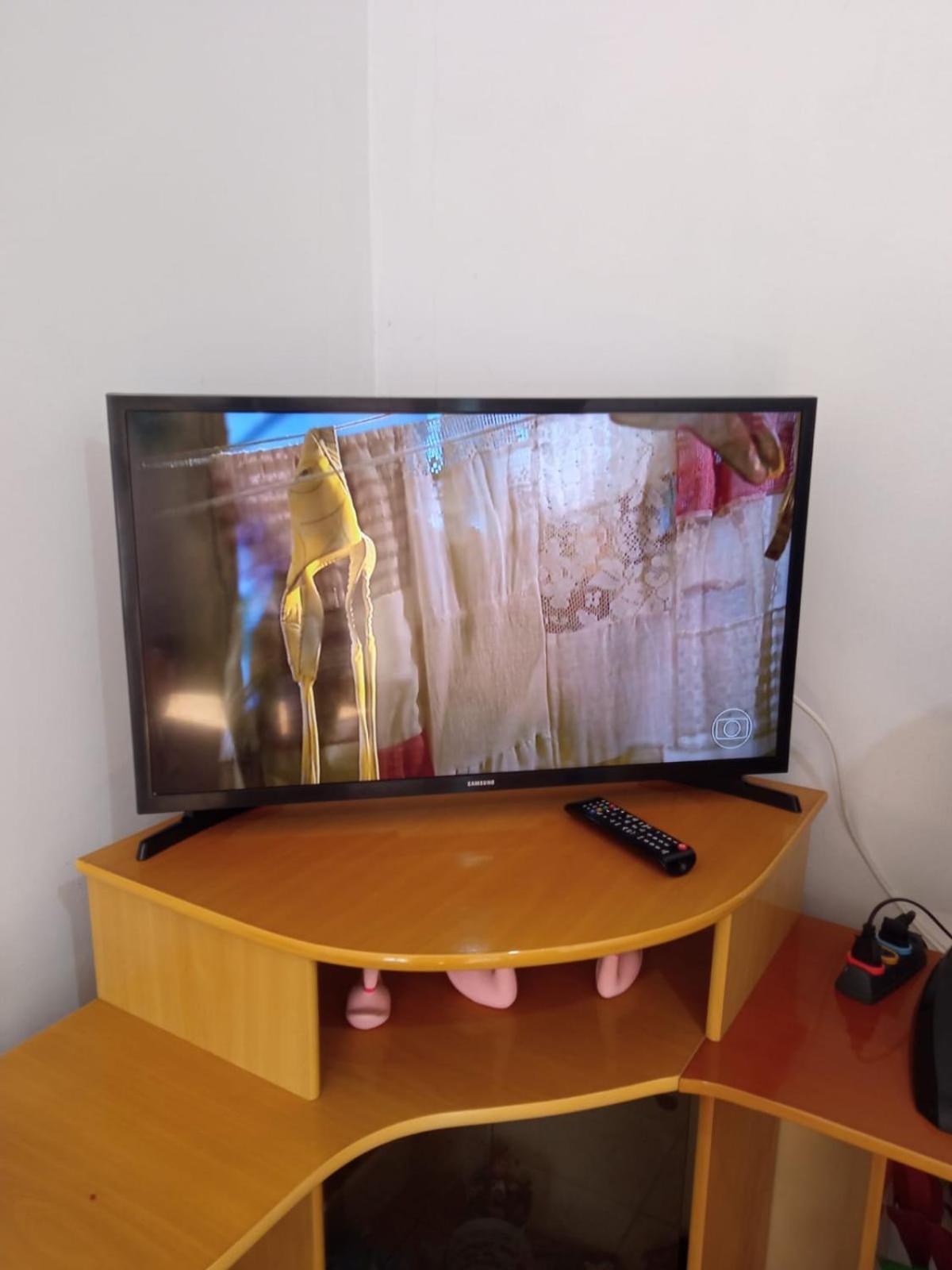 Kitnet Boqueirao - Completa Com Wi-Fi E Estacionamento 50 Mts Da Praia - Perto De Tudo No Centro Comercial Apartment