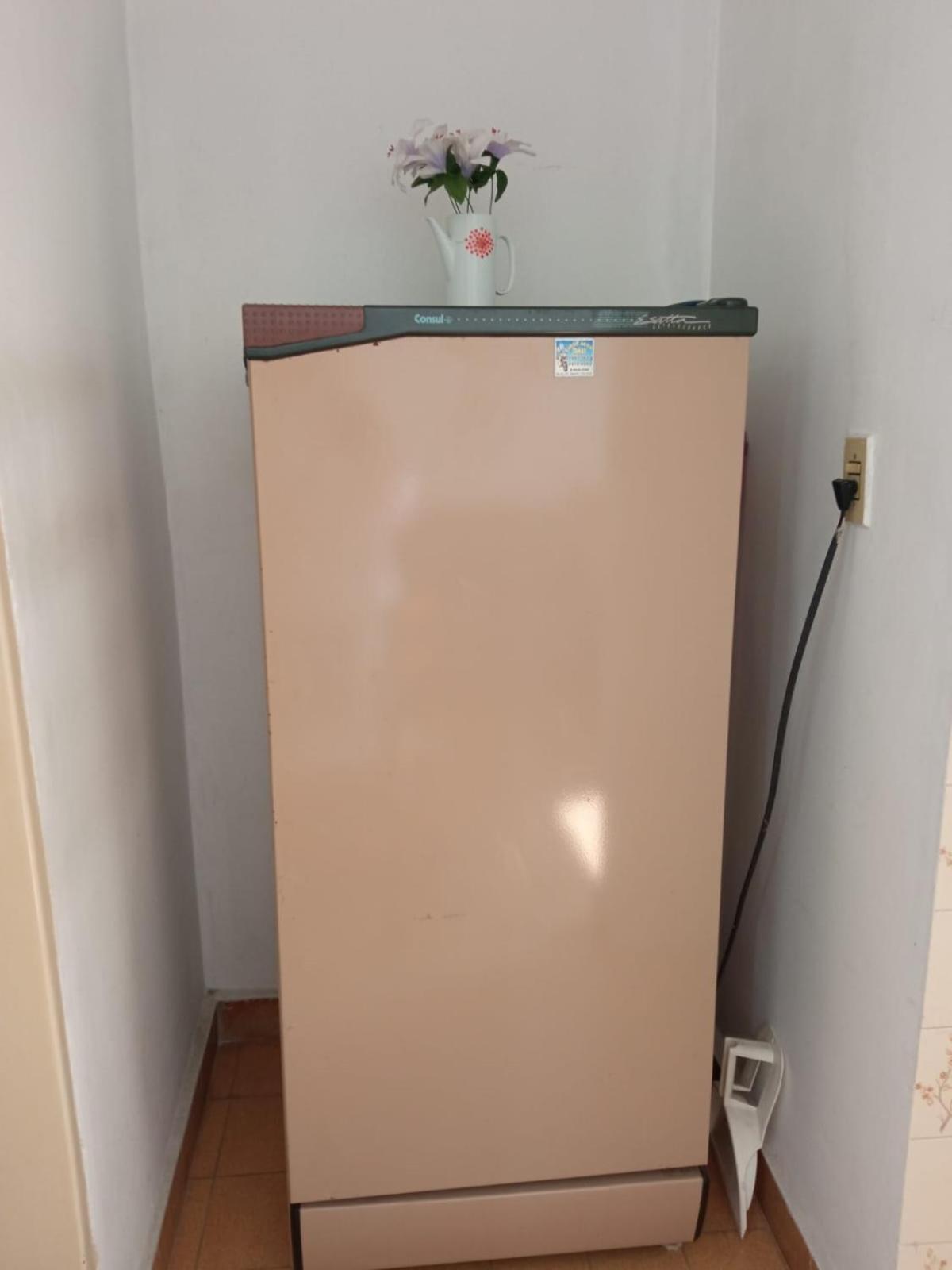 Kitnet Boqueirao - Completa Com Wi-Fi E Estacionamento 50 Mts Da Praia - Perto De Tudo No Centro Comercial *